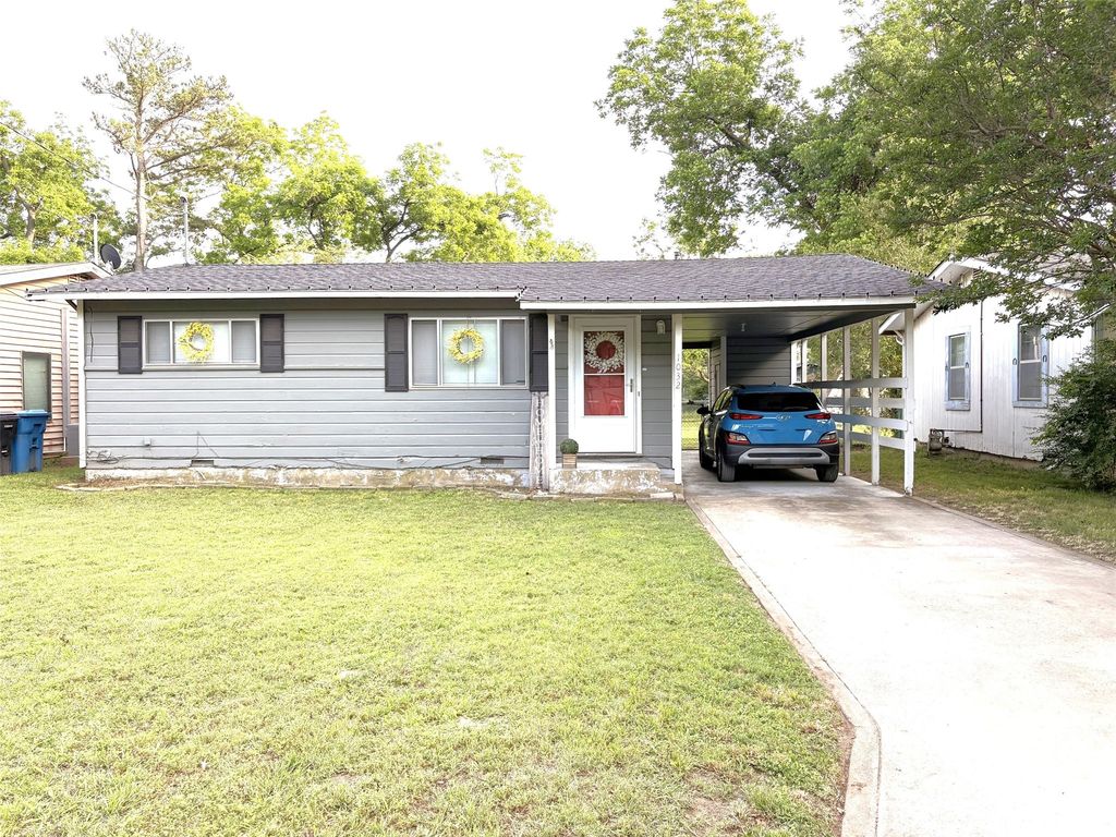 1032 W Florence Street, Denison, TX 75020