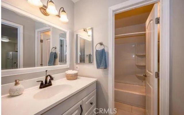 5460 White Oak Avenue E218, Encino, CA 91316