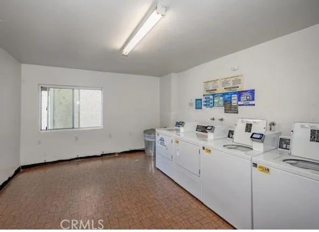 5460 White Oak Avenue E218, Encino, CA 91316