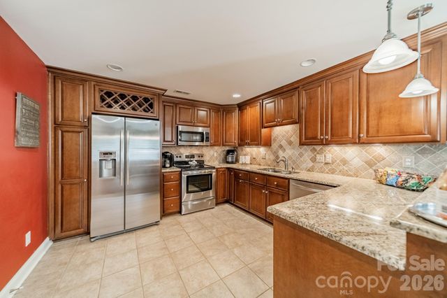 8203 Sturminster Drive, Waxhaw, NC 28173