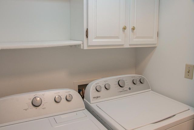 1904 Parknoll LANE, Port Washington, WI 53074