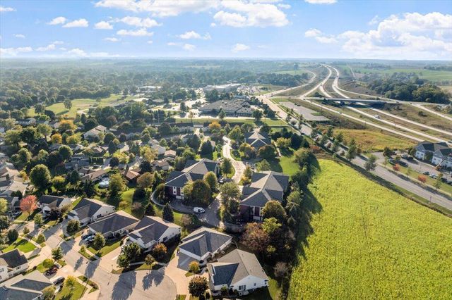 1904 Parknoll LANE, Port Washington, WI 53074