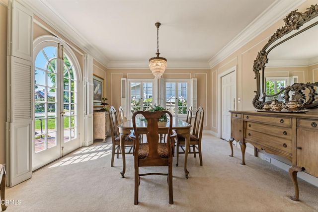 704 S Oakland Avenue, Pasadena, CA 91106