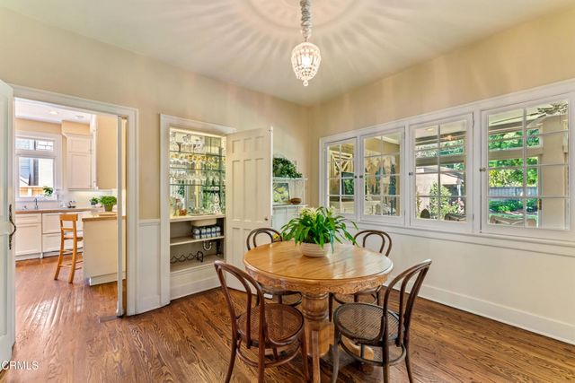 704 S Oakland Avenue, Pasadena, CA 91106