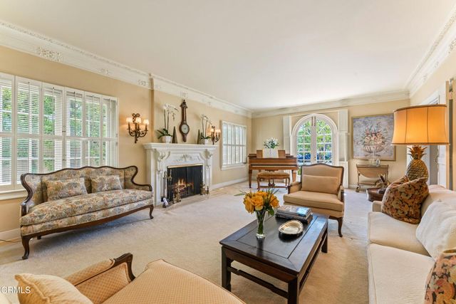 704 S Oakland Avenue, Pasadena, CA 91106