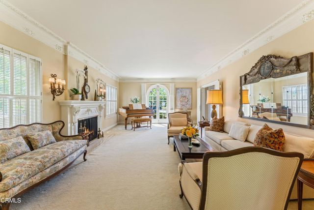 704 S Oakland Avenue, Pasadena, CA 91106