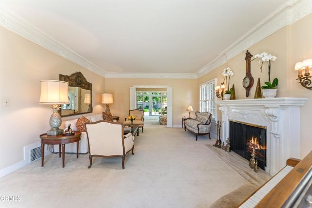 704 S Oakland Avenue, Pasadena, CA 91106