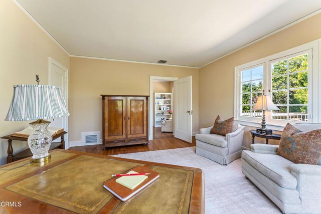 704 S Oakland Avenue, Pasadena, CA 91106