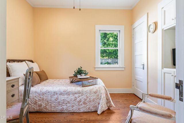 704 S Oakland Avenue, Pasadena, CA 91106