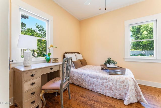 704 S Oakland Avenue, Pasadena, CA 91106
