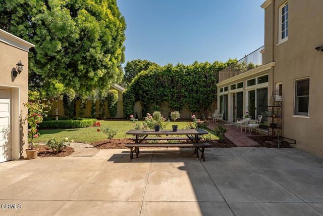 704 S Oakland Avenue, Pasadena, CA 91106