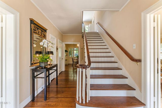 704 S Oakland Avenue, Pasadena, CA 91106