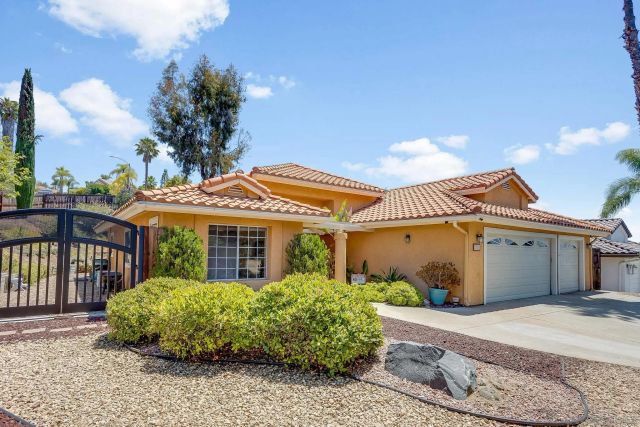 2020 N Nutmeg, Escondido, CA 92026