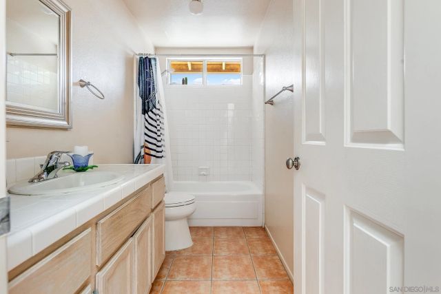 2020 N Nutmeg, Escondido, CA 92026