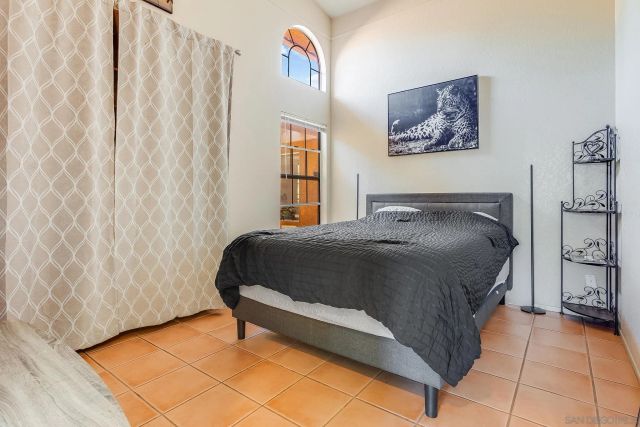 2020 N Nutmeg, Escondido, CA 92026