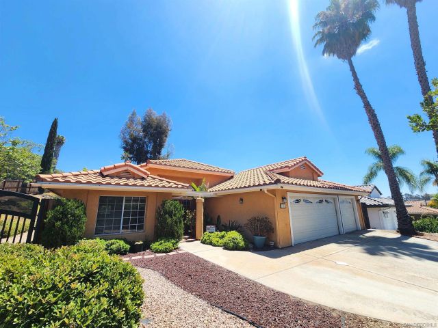 2020 N Nutmeg, Escondido, CA 92026