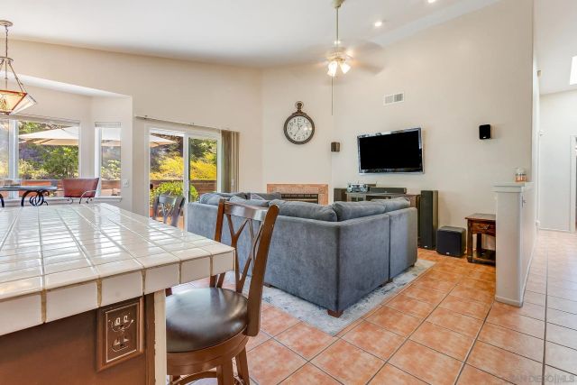 2020 N Nutmeg, Escondido, CA 92026