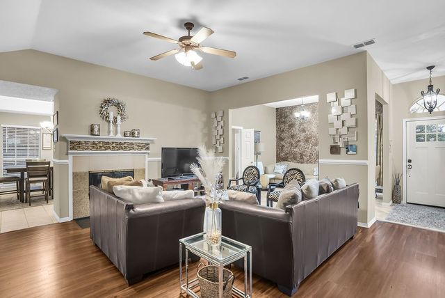 412 Glenbrook Drive, Kennedale, TX 76060