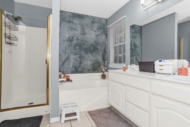 412 Glenbrook Drive, Kennedale, TX 76060
