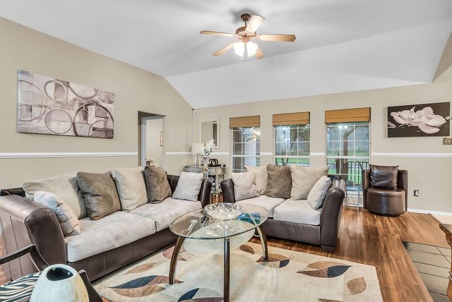 412 Glenbrook Drive, Kennedale, TX 76060