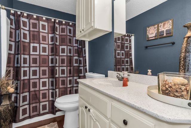 412 Glenbrook Drive, Kennedale, TX 76060