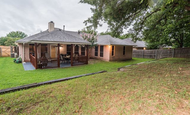 412 Glenbrook Drive, Kennedale, TX 76060