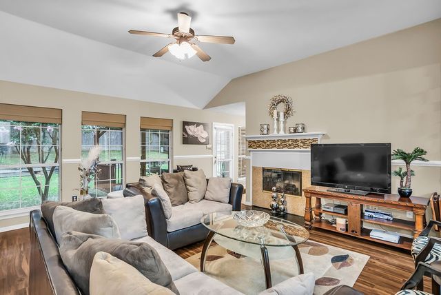 412 Glenbrook Drive, Kennedale, TX 76060