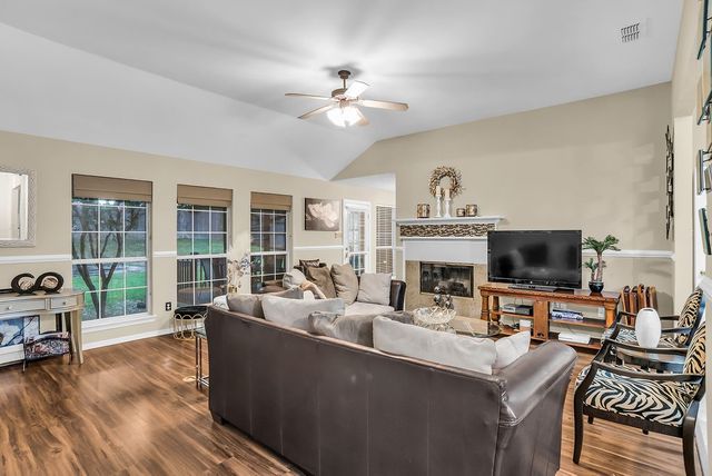 412 Glenbrook Drive, Kennedale, TX 76060