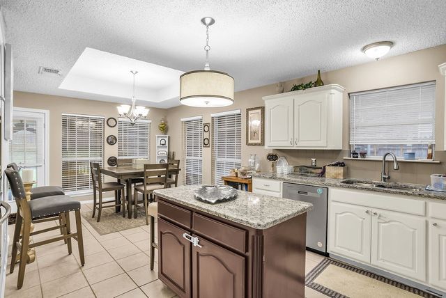 412 Glenbrook Drive, Kennedale, TX 76060