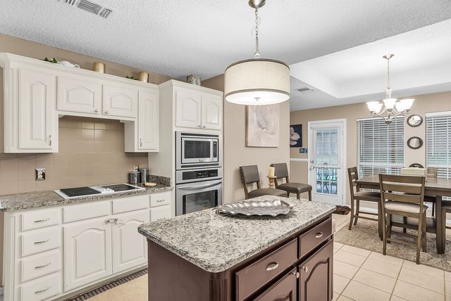 412 Glenbrook Drive, Kennedale, TX 76060
