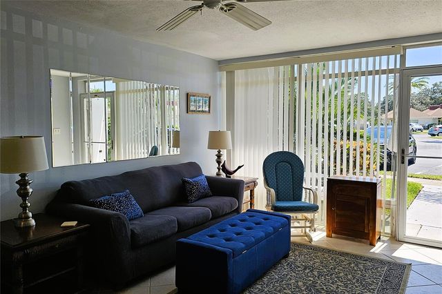 4318 TAHITIAN GARDENS CIRCLE B, Holiday, FL 34691