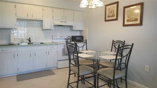 4318 TAHITIAN GARDENS CIRCLE B, Holiday, FL 34691