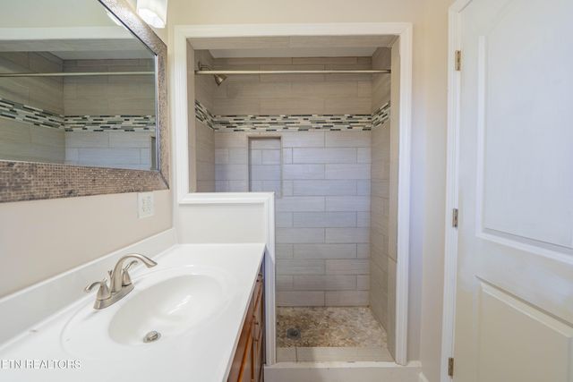 125 Bettis Lane, Kingston, TN 37763