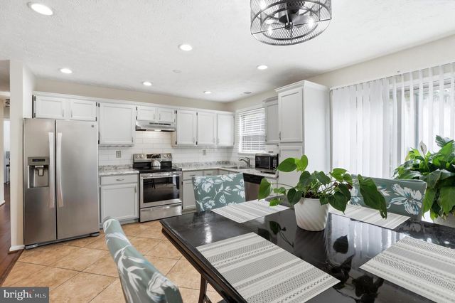 5148 DORCHESTER CIR, Waldorf, MD 20603