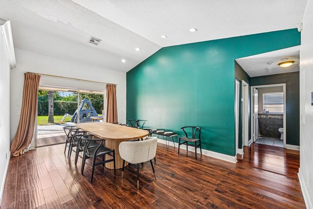 838 NW 9th Way, Boynton Beach, FL 33426