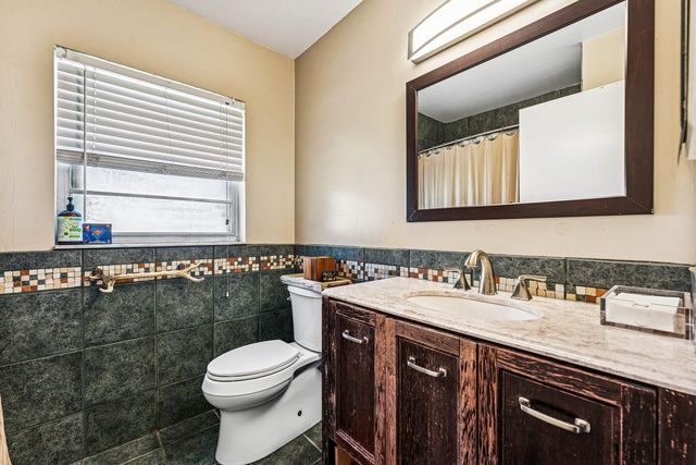 838 NW 9th Way, Boynton Beach, FL 33426