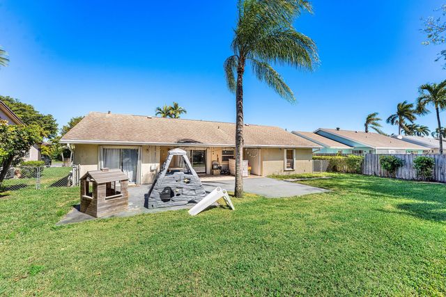 838 NW 9th Way, Boynton Beach, FL 33426