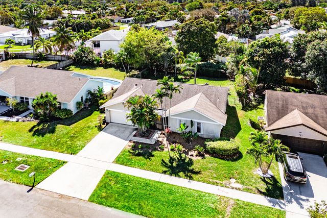 838 NW 9th Way, Boynton Beach, FL 33426