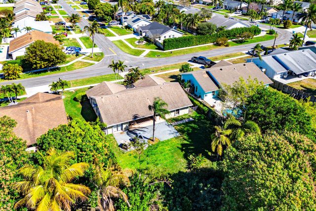838 NW 9th Way, Boynton Beach, FL 33426
