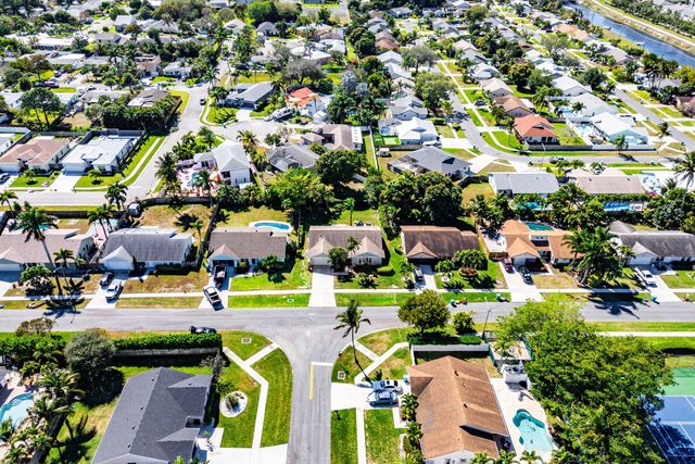 838 NW 9th Way, Boynton Beach, FL 33426