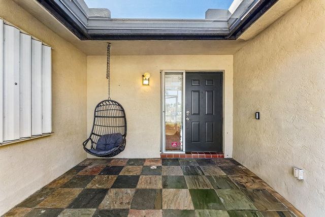 838 NW 9th Way, Boynton Beach, FL 33426