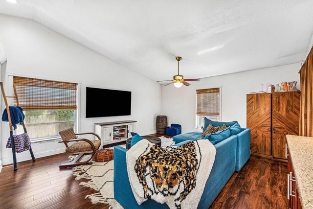 838 NW 9th Way, Boynton Beach, FL 33426