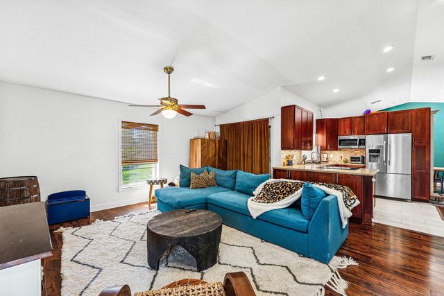 838 NW 9th Way, Boynton Beach, FL 33426