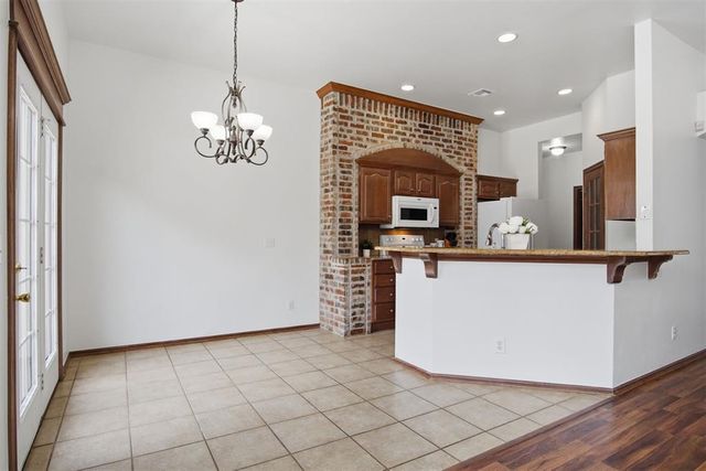 2101 Cedar Pointe Circle, Edmond, OK 73003