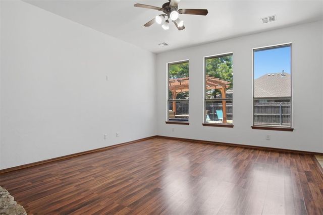 2101 Cedar Pointe Circle, Edmond, OK 73003