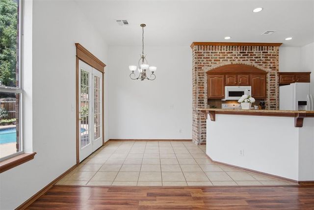 2101 Cedar Pointe Circle, Edmond, OK 73003