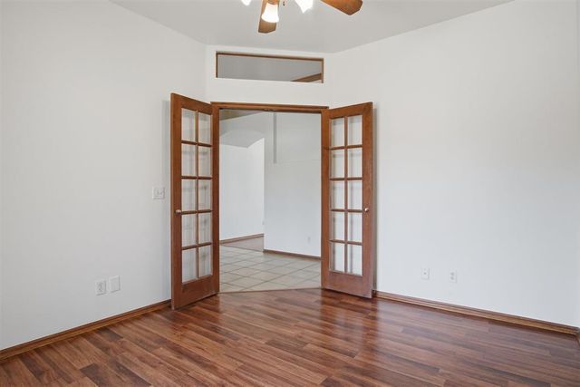 2101 Cedar Pointe Circle, Edmond, OK 73003