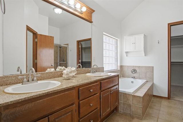 2101 Cedar Pointe Circle, Edmond, OK 73003