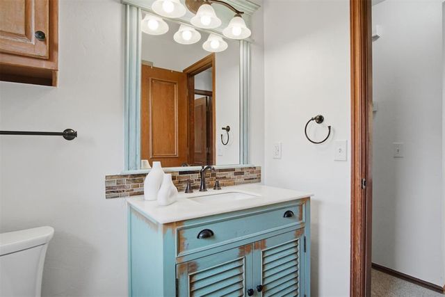 2101 Cedar Pointe Circle, Edmond, OK 73003