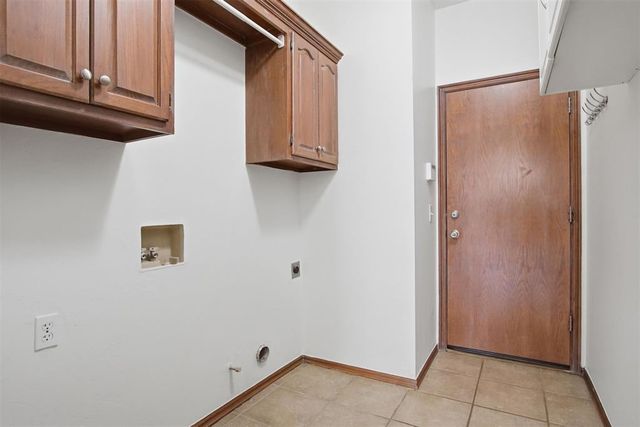 2101 Cedar Pointe Circle, Edmond, OK 73003